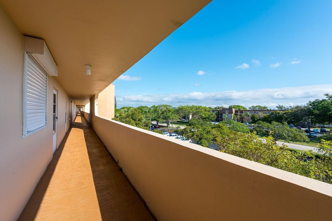 В аренду: $1,800 (2 спален, 2 ванн, 1250 Квадратных фут)