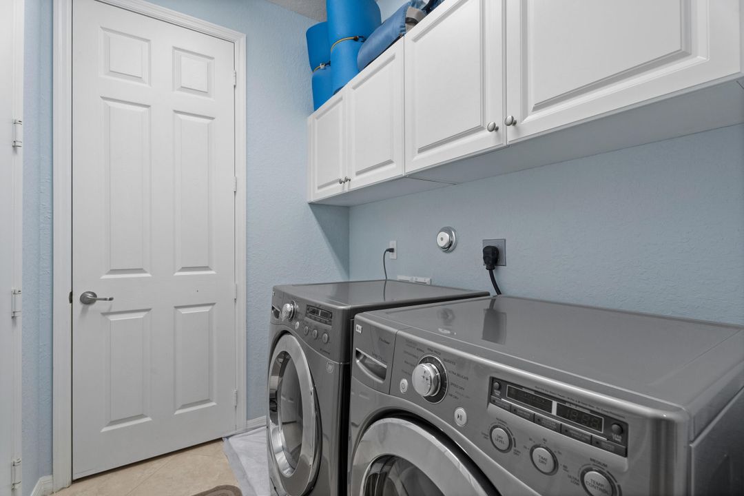 待售: $550,000 (3 贝兹, 2 浴室, 2184 平方英尺)