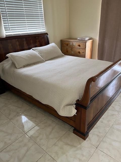 出租: $2,000 (2 贝兹, 2 浴室, 880 平方英尺)