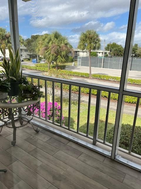 出租: $2,000 (2 贝兹, 2 浴室, 880 平方英尺)