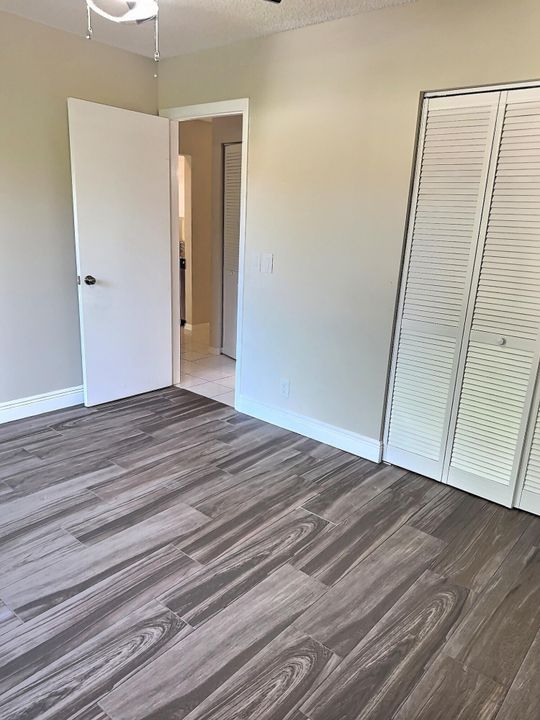 出租: $1,800 (2 贝兹, 2 浴室, 1059 平方英尺)