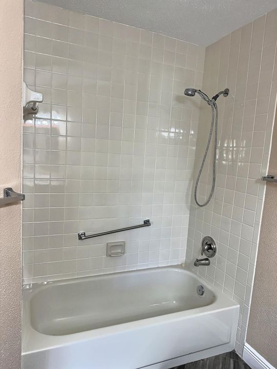 出租: $1,800 (2 贝兹, 2 浴室, 1059 平方英尺)