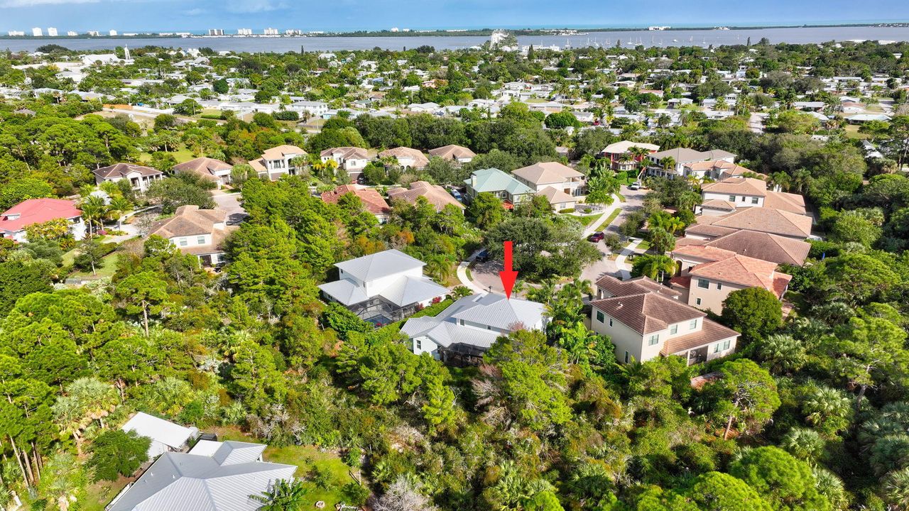 For Sale: $1,150,000 (4 beds, 3 baths, 2872 Square Feet)