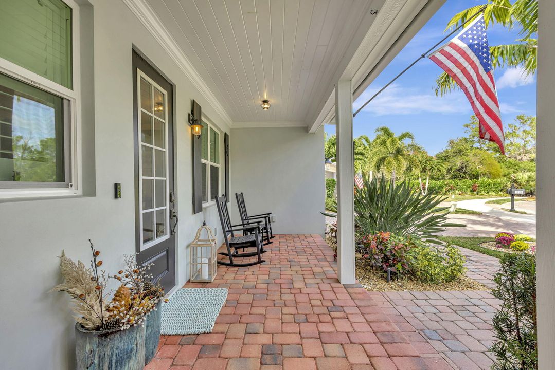 For Sale: $1,150,000 (4 beds, 3 baths, 2872 Square Feet)