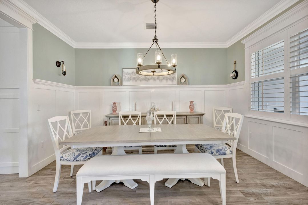 For Sale: $1,150,000 (4 beds, 3 baths, 2872 Square Feet)