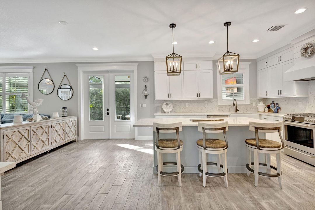 For Sale: $1,150,000 (4 beds, 3 baths, 2872 Square Feet)