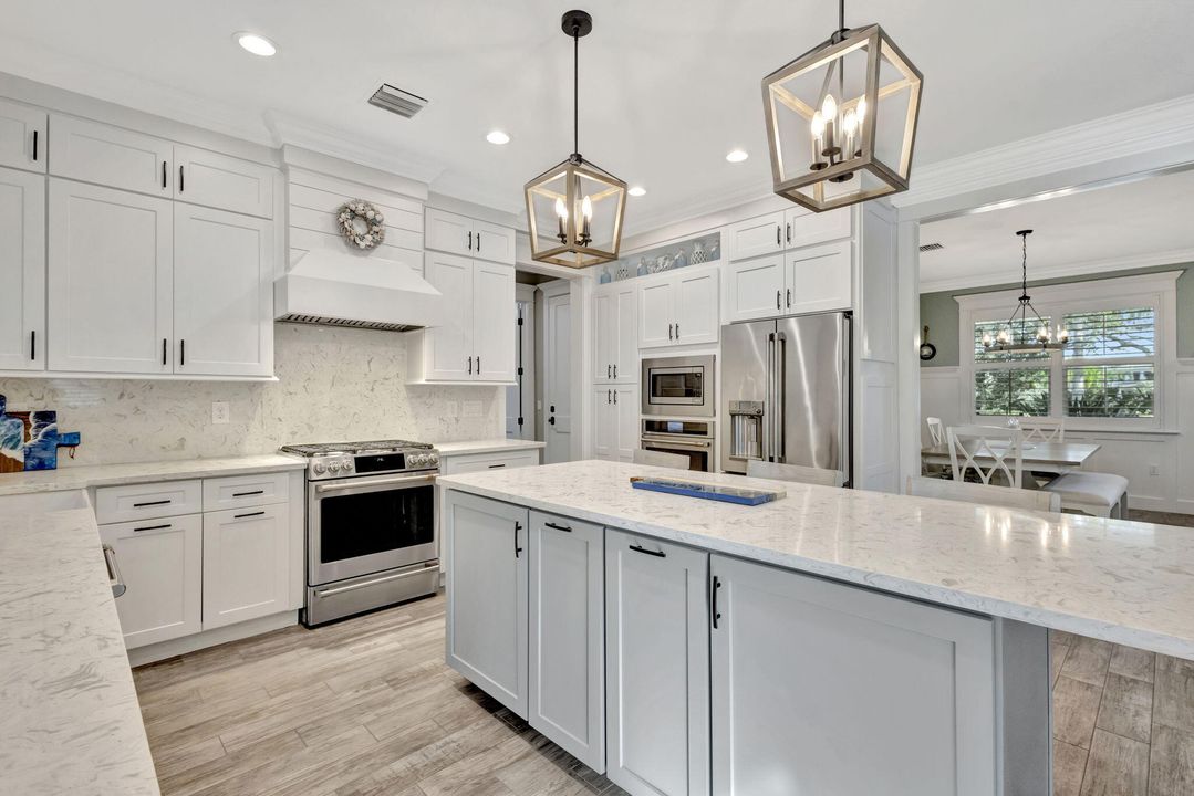 For Sale: $1,150,000 (4 beds, 3 baths, 2872 Square Feet)