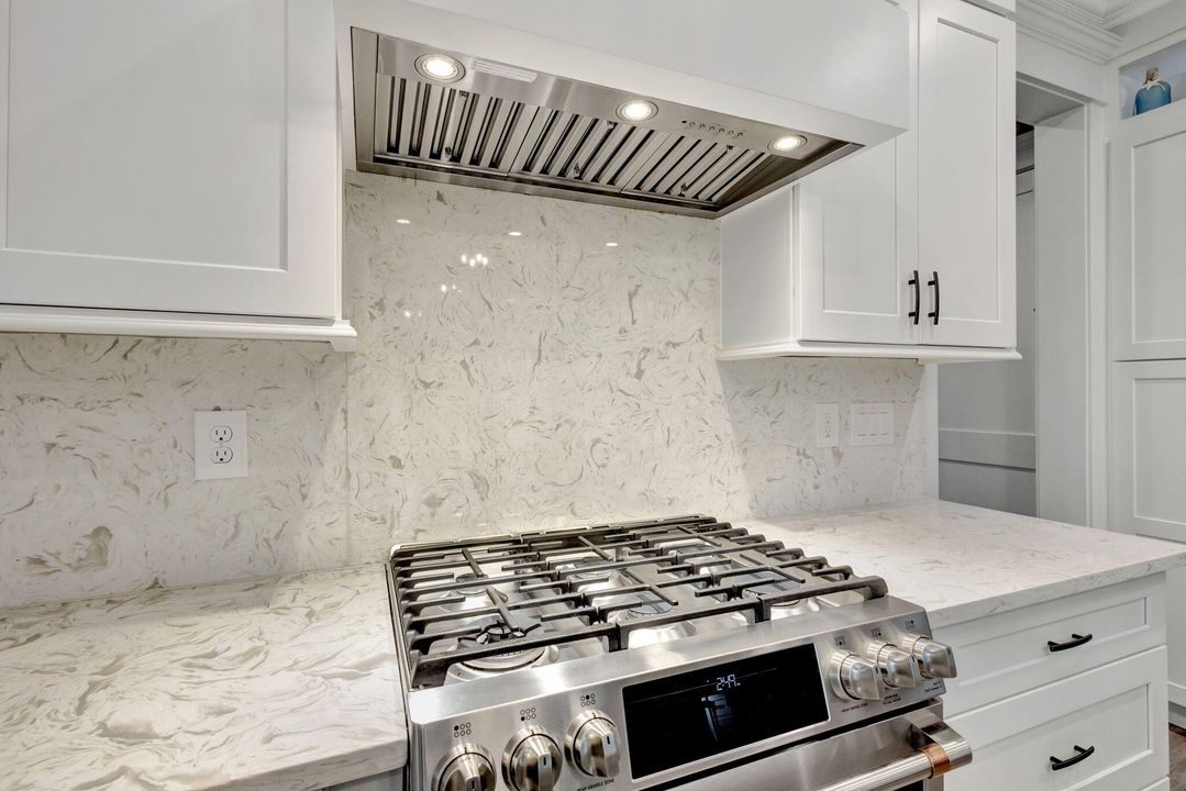 For Sale: $1,150,000 (4 beds, 3 baths, 2872 Square Feet)