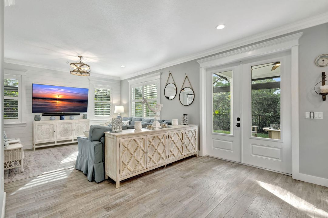 For Sale: $1,150,000 (4 beds, 3 baths, 2872 Square Feet)