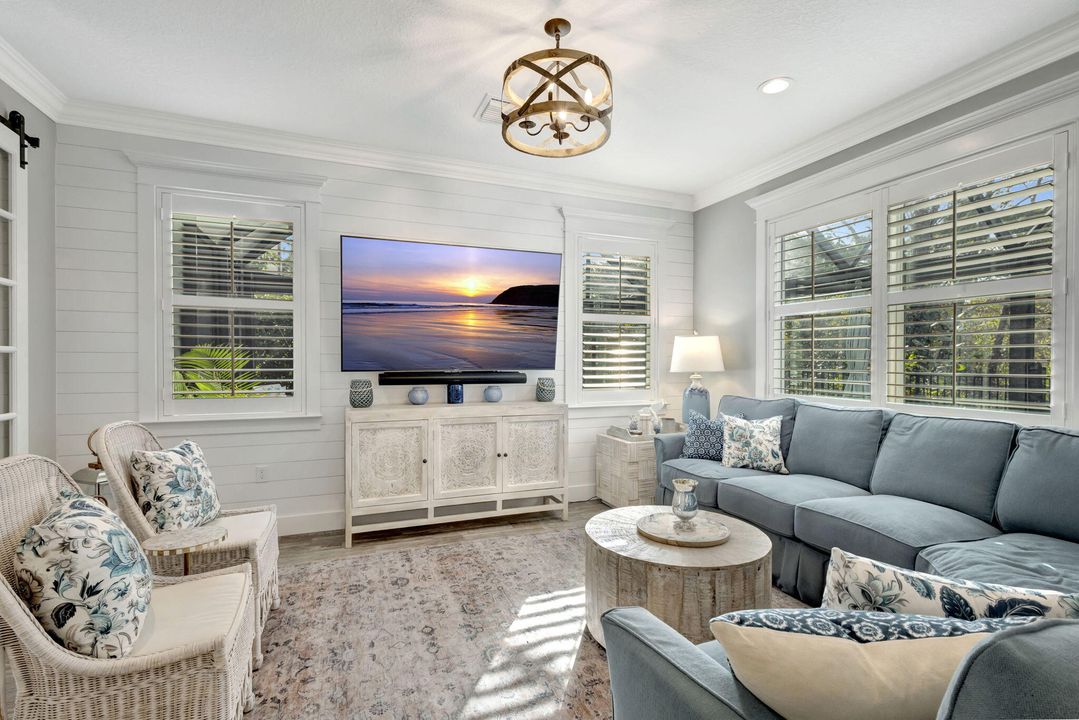 For Sale: $1,150,000 (4 beds, 3 baths, 2872 Square Feet)