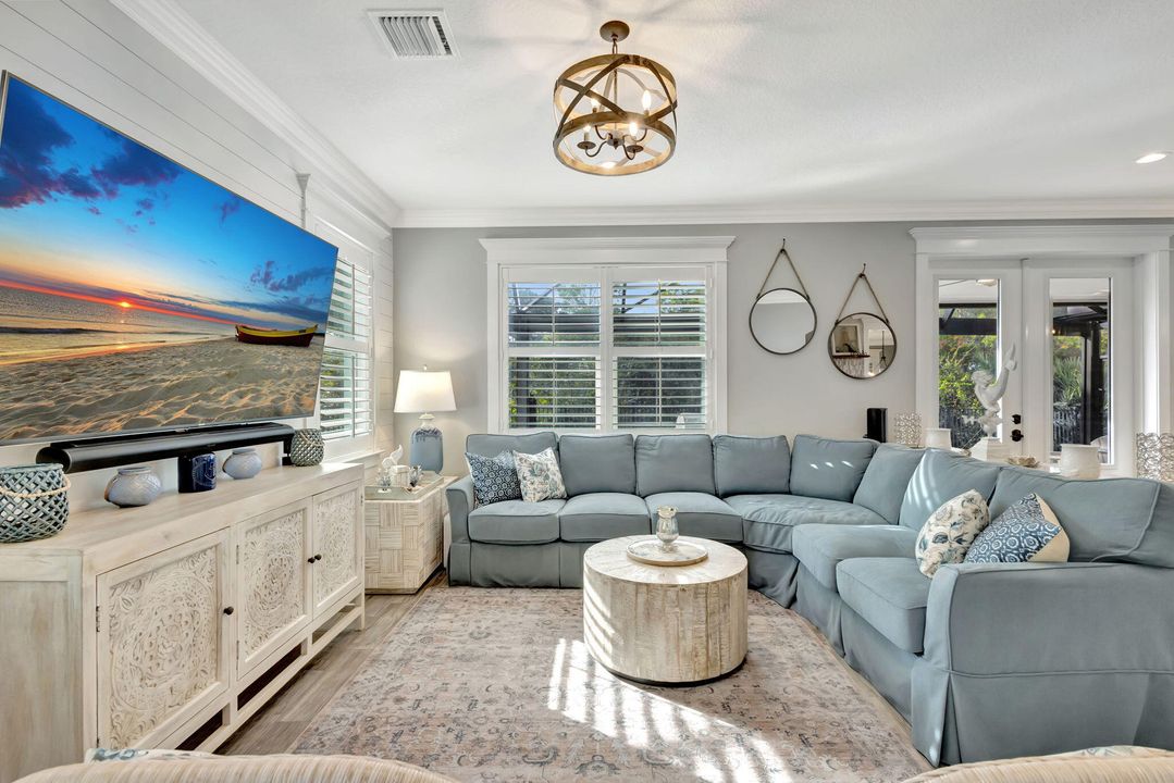 For Sale: $1,150,000 (4 beds, 3 baths, 2872 Square Feet)