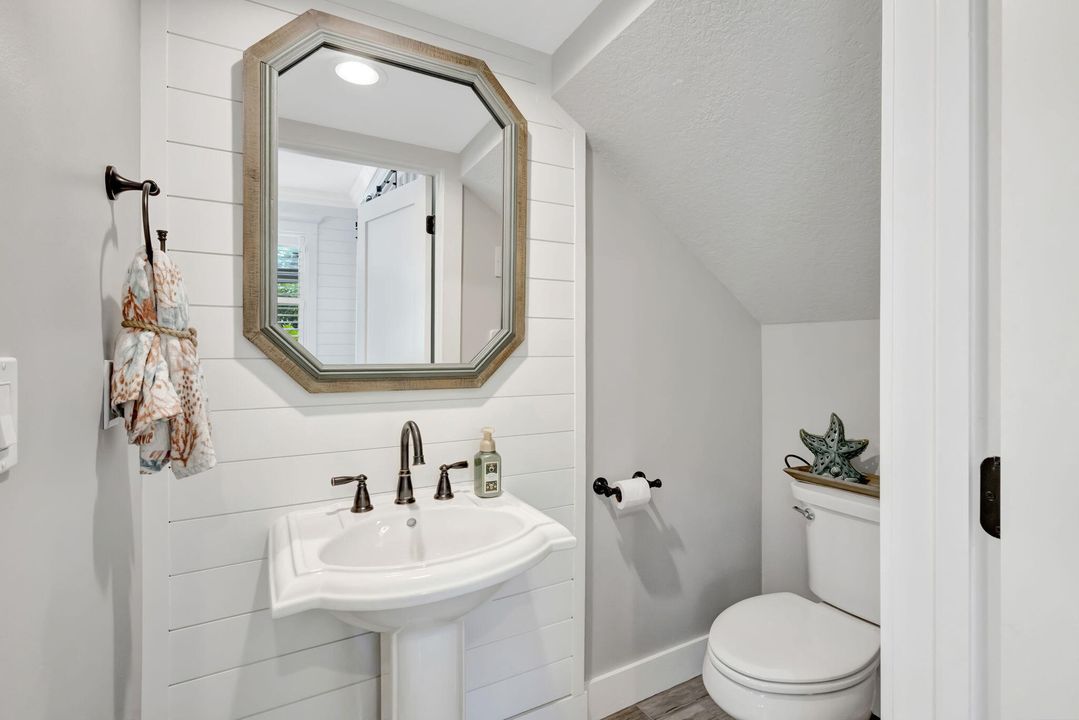 For Sale: $1,150,000 (4 beds, 3 baths, 2872 Square Feet)