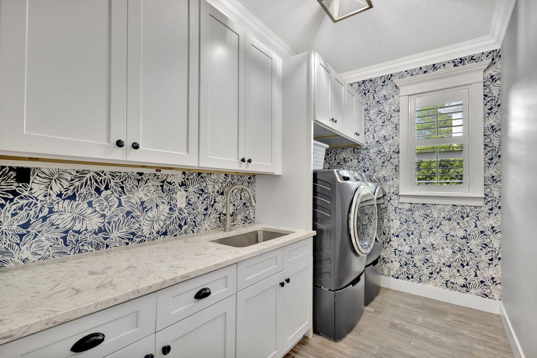 For Sale: $1,150,000 (4 beds, 3 baths, 2872 Square Feet)