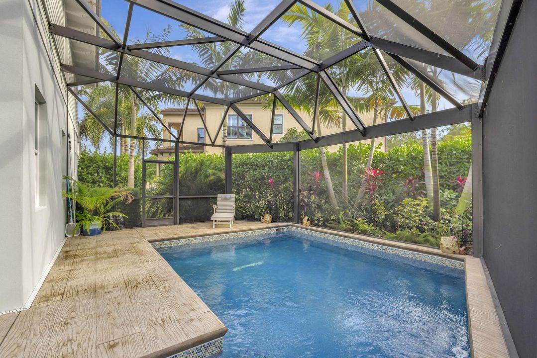 For Sale: $1,150,000 (4 beds, 3 baths, 2872 Square Feet)