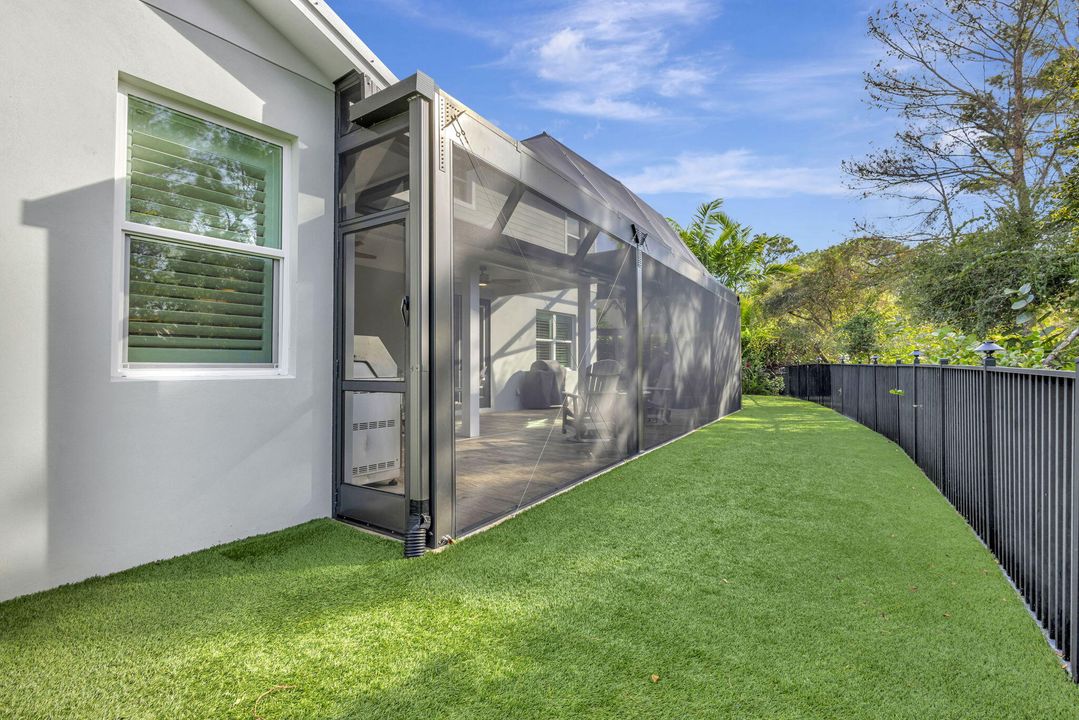 For Sale: $1,150,000 (4 beds, 3 baths, 2872 Square Feet)