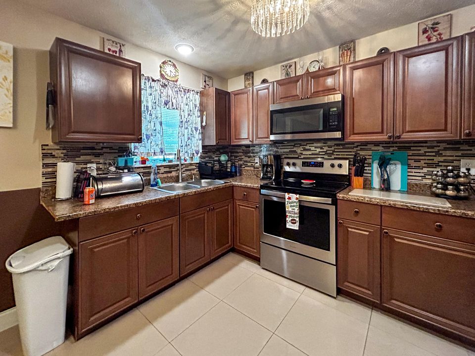 En Venta: $249,995 (3 camas, 2 baños, 1552 Pies cuadrados)