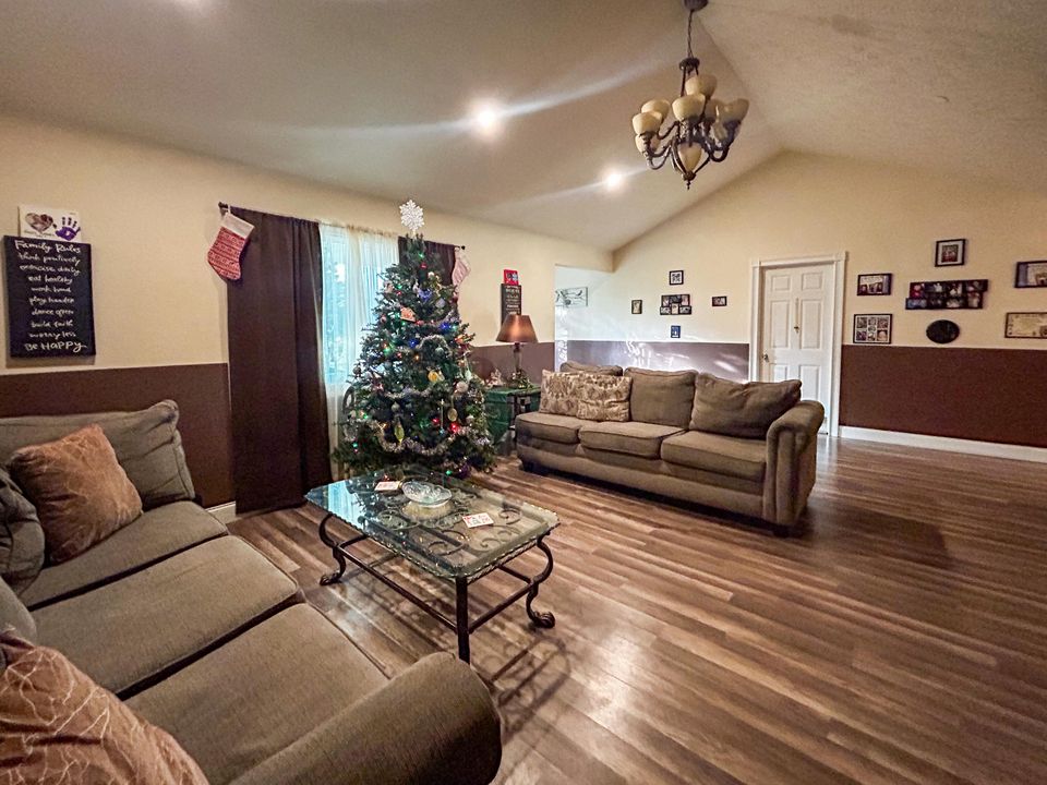 En Venta: $249,995 (3 camas, 2 baños, 1552 Pies cuadrados)