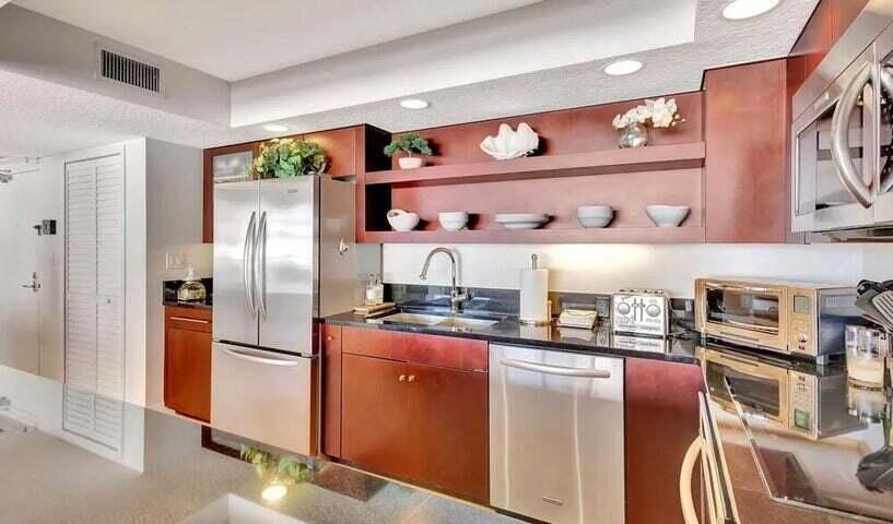 出租: $5,200 (2 贝兹, 2 浴室, 1432 平方英尺)