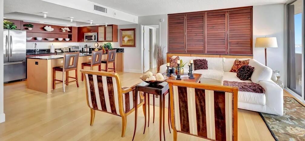 出租: $5,200 (2 贝兹, 2 浴室, 1432 平方英尺)