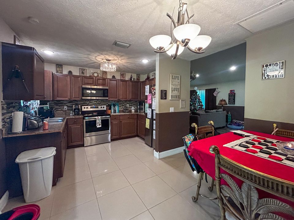 En Venta: $249,995 (3 camas, 2 baños, 1552 Pies cuadrados)