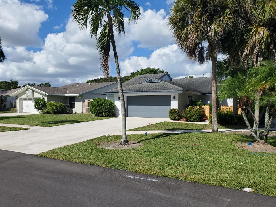 For Sale: $400,000 (2 beds, 2 baths, 1404 Square Feet)