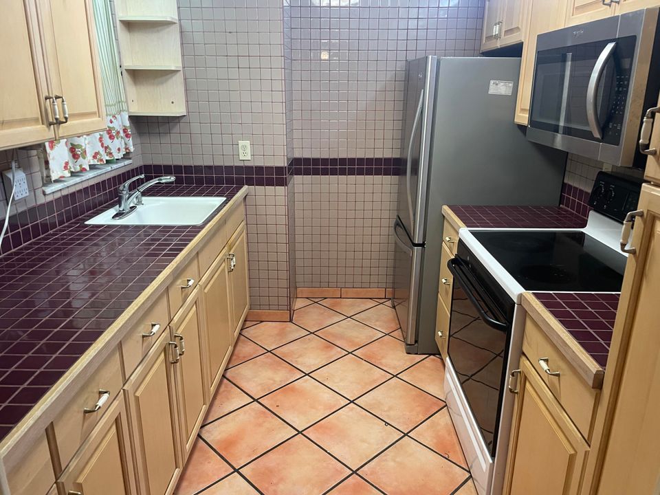 En Venta: $72,000 (2 camas, 2 baños, 994 Pies cuadrados)