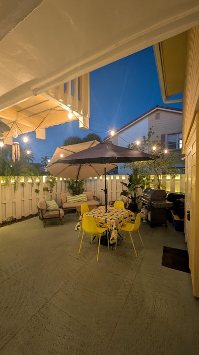 出租: $4,700 (2 贝兹, 2 浴室, 1250 平方英尺)