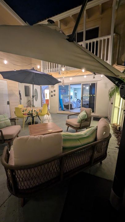 出租: $4,700 (2 贝兹, 2 浴室, 1250 平方英尺)