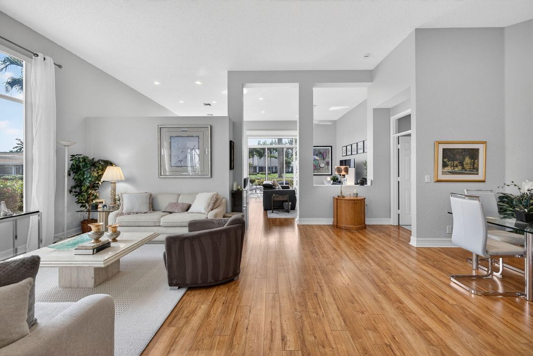 En Venta: $397,500 (3 camas, 2 baños, 2277 Pies cuadrados)