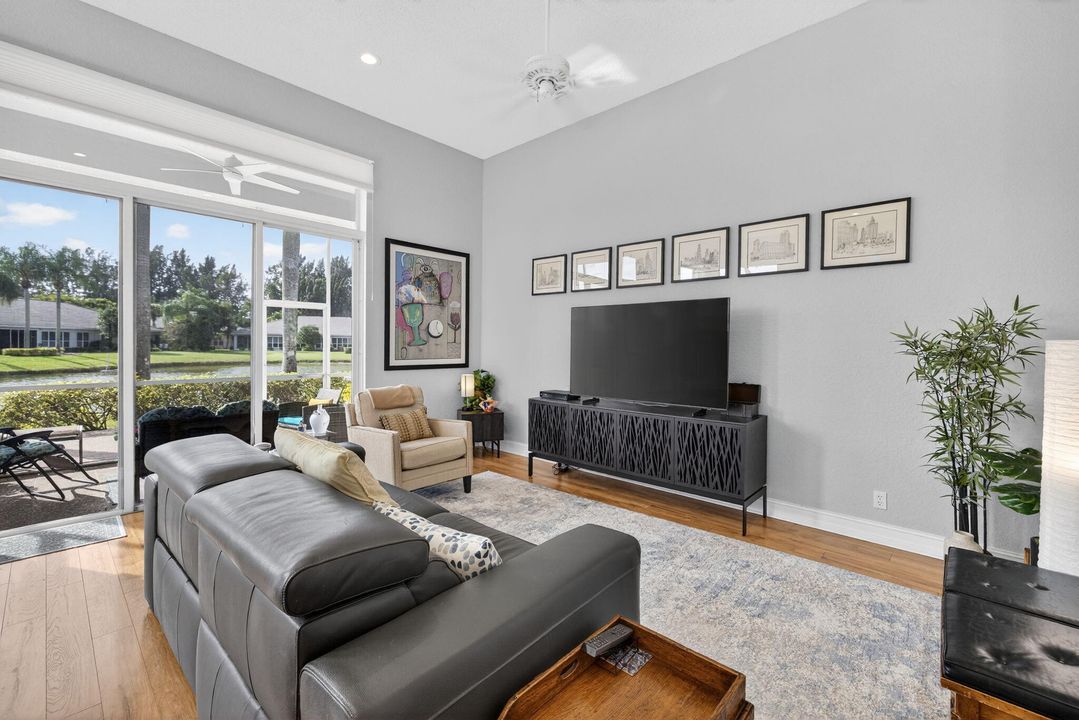 En Venta: $397,500 (3 camas, 2 baños, 2277 Pies cuadrados)