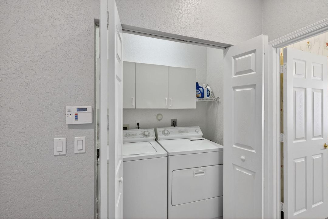 En Venta: $397,500 (3 camas, 2 baños, 2277 Pies cuadrados)