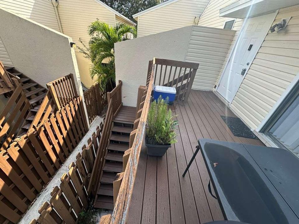 For Sale: $185,000 (1 beds, 1 baths, 627 Square Feet)