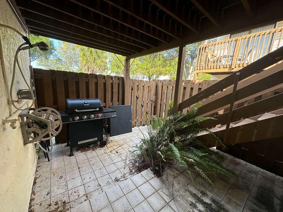 For Sale: $185,000 (1 beds, 1 baths, 627 Square Feet)