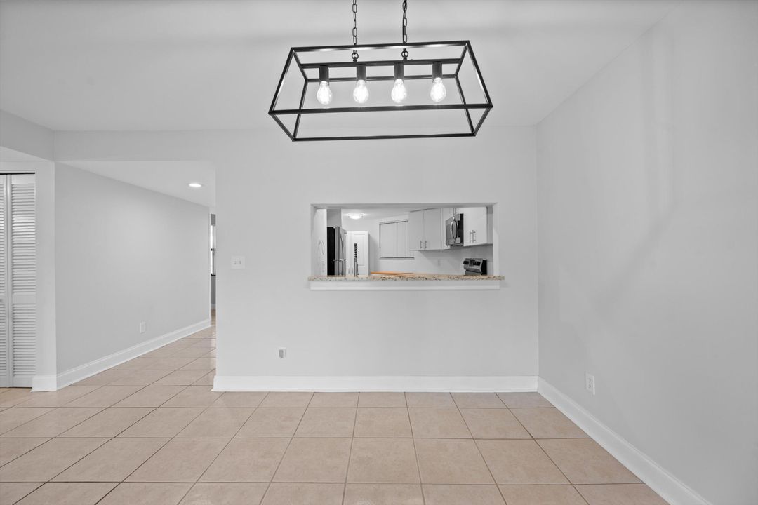 待售: $385,000 (2 贝兹, 2 浴室, 1180 平方英尺)