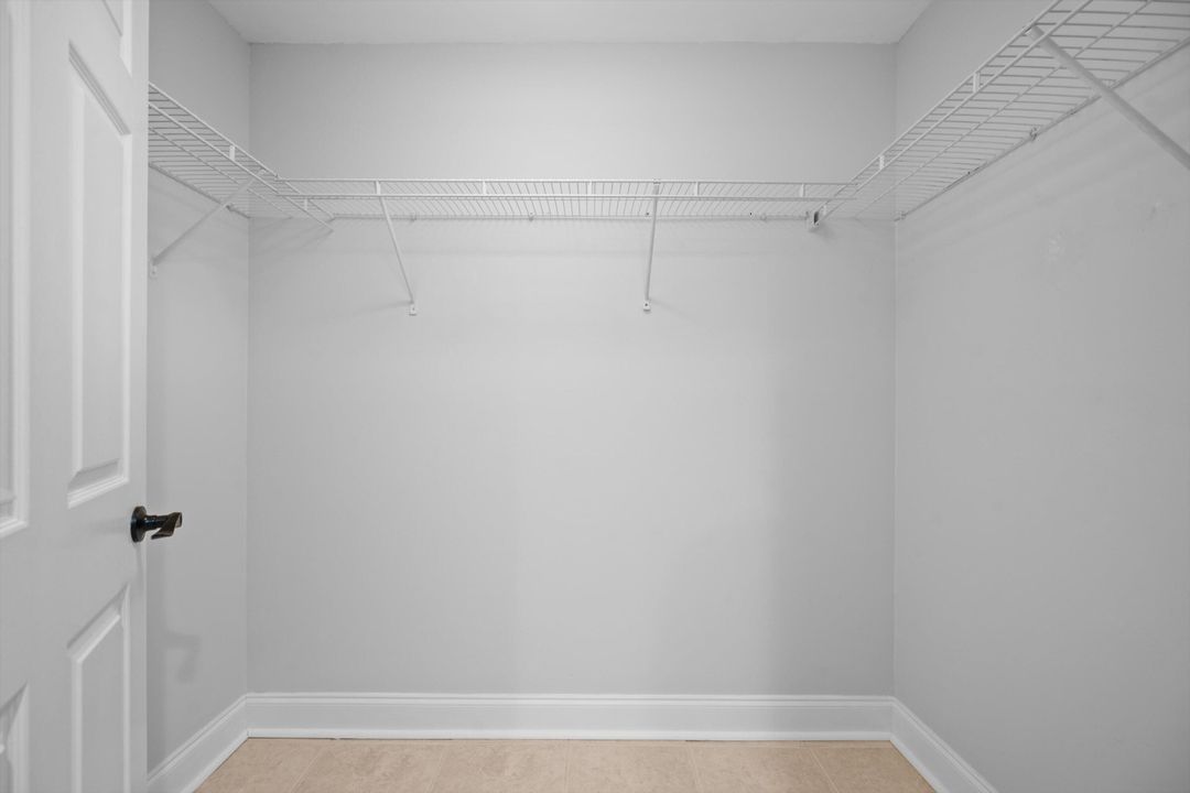 待售: $385,000 (2 贝兹, 2 浴室, 1180 平方英尺)