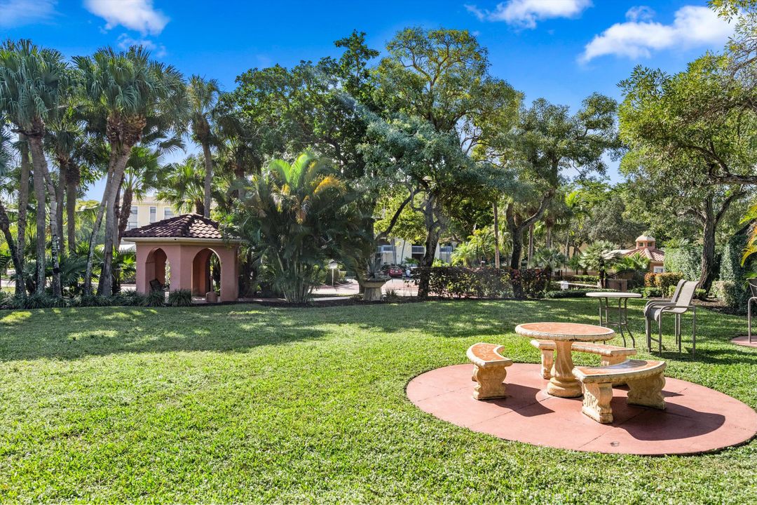 待售: $385,000 (2 贝兹, 2 浴室, 1180 平方英尺)