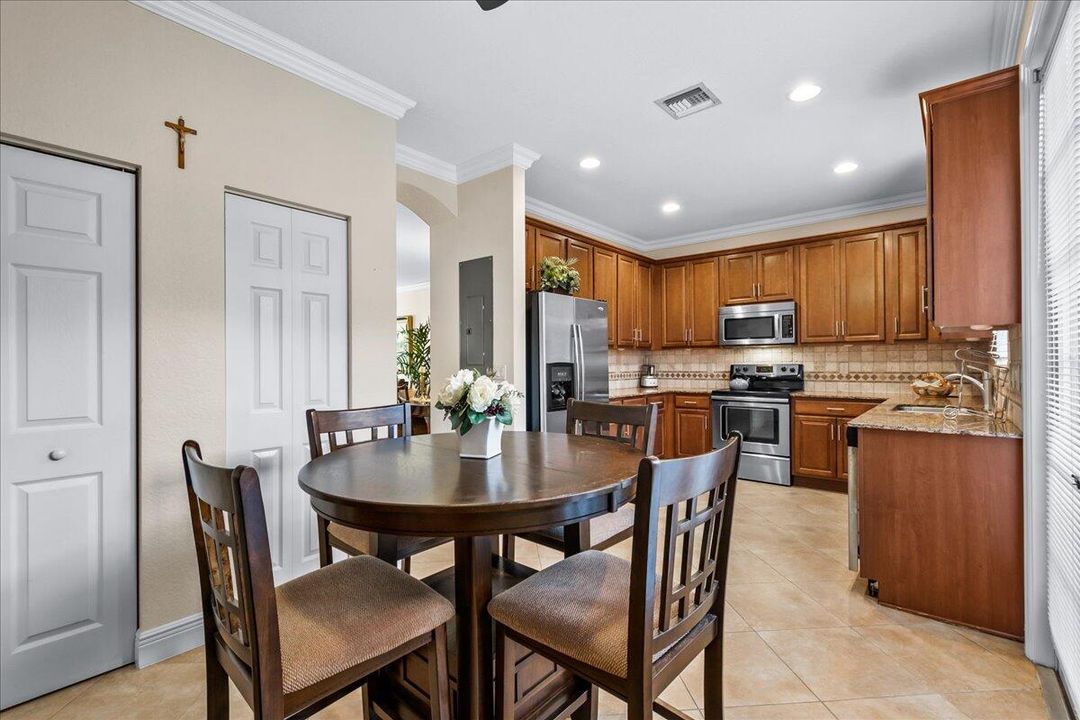 待售: $585,000 (3 贝兹, 2 浴室, 1822 平方英尺)