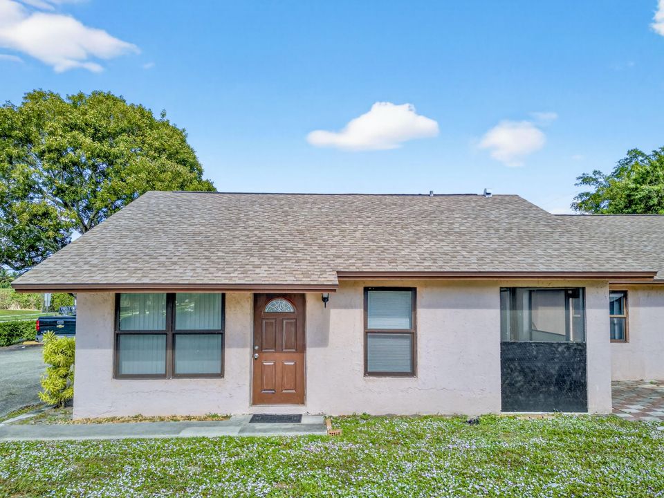 На продажу: $249,900 (2 спален, 2 ванн, 948 Квадратных фут)