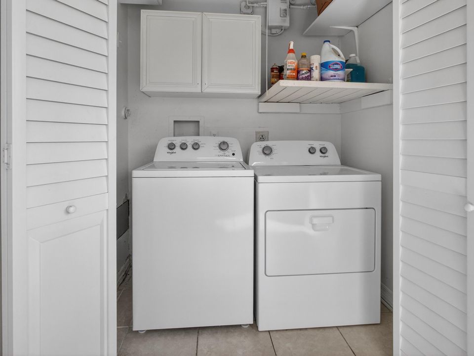 На продажу: $249,900 (2 спален, 2 ванн, 948 Квадратных фут)