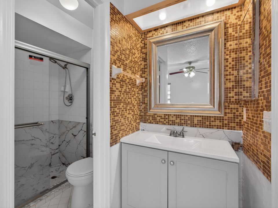 На продажу: $249,900 (2 спален, 2 ванн, 948 Квадратных фут)