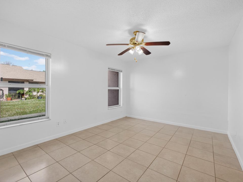 На продажу: $249,900 (2 спален, 2 ванн, 948 Квадратных фут)