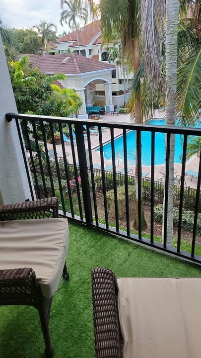 For Sale: $335,000 (2 beds, 2 baths, 1120 Square Feet)