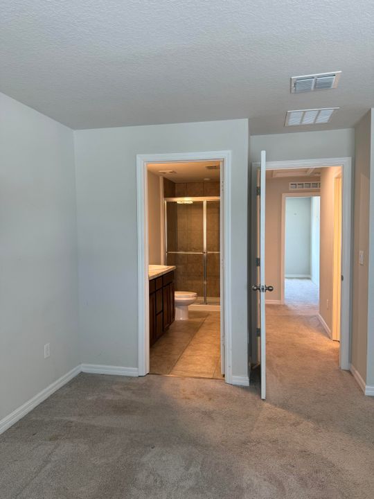 For Rent: $2,100 (3 beds, 2 baths, 1638 Square Feet)