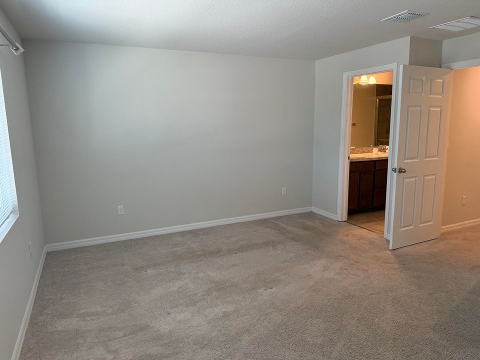 For Rent: $2,100 (3 beds, 2 baths, 1638 Square Feet)