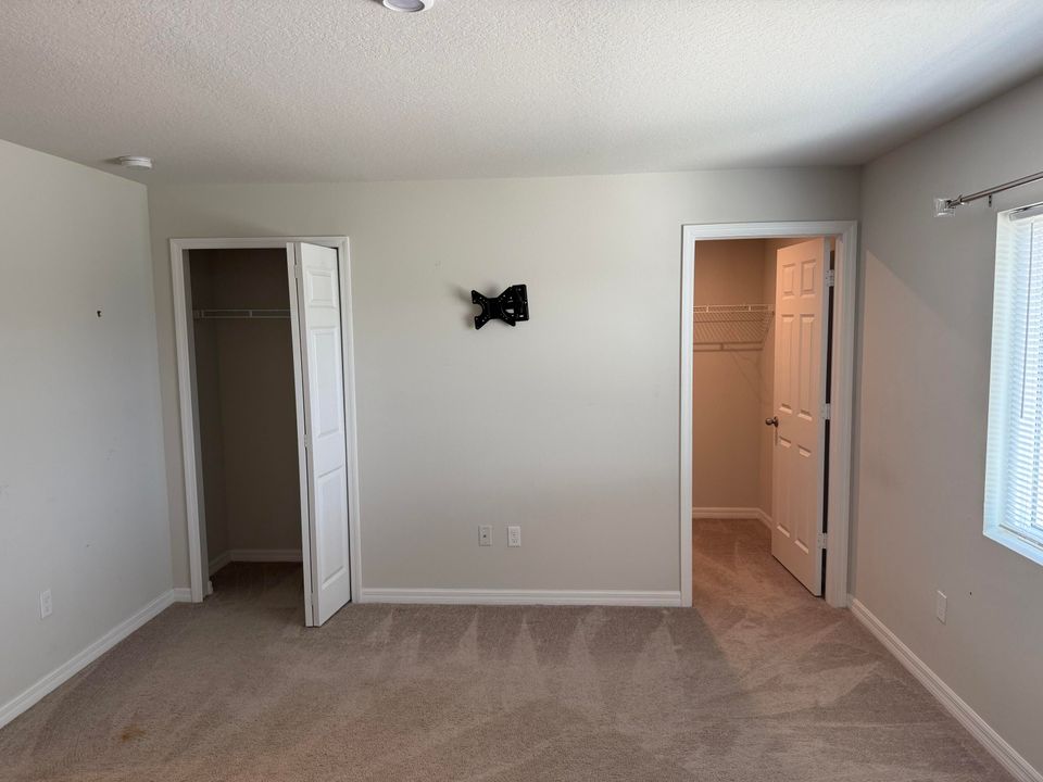 For Rent: $2,100 (3 beds, 2 baths, 1638 Square Feet)