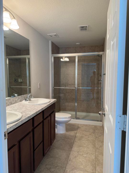 For Rent: $2,100 (3 beds, 2 baths, 1638 Square Feet)