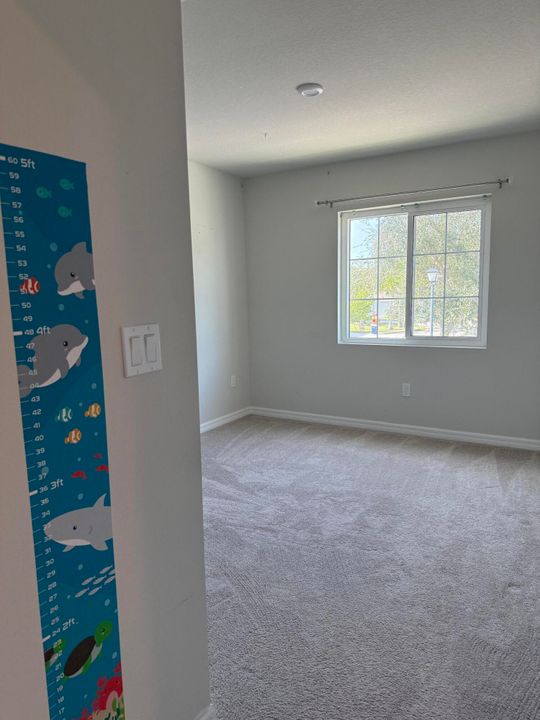 For Rent: $2,100 (3 beds, 2 baths, 1638 Square Feet)