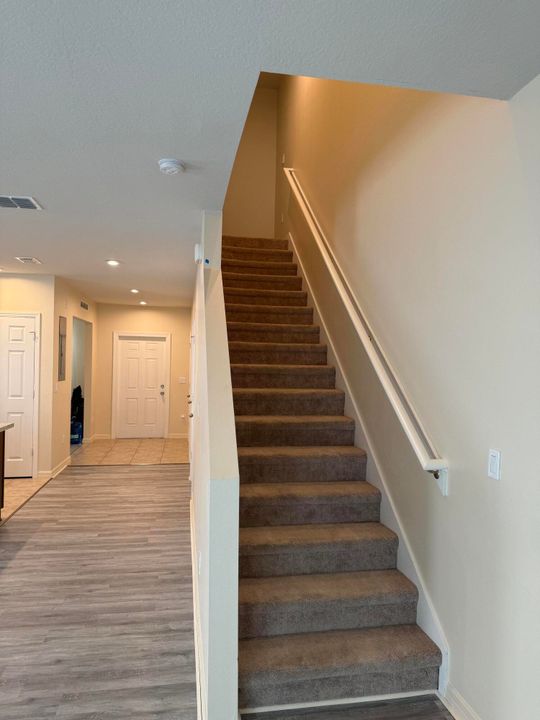 For Rent: $2,100 (3 beds, 2 baths, 1638 Square Feet)