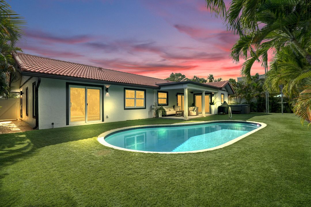 For Sale: $949,000 (3 beds, 2 baths, 1675 Square Feet)