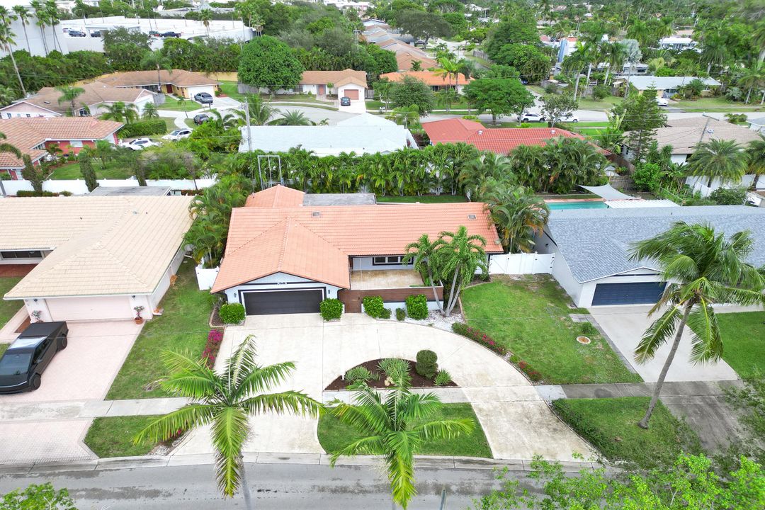 For Sale: $949,000 (3 beds, 2 baths, 1675 Square Feet)